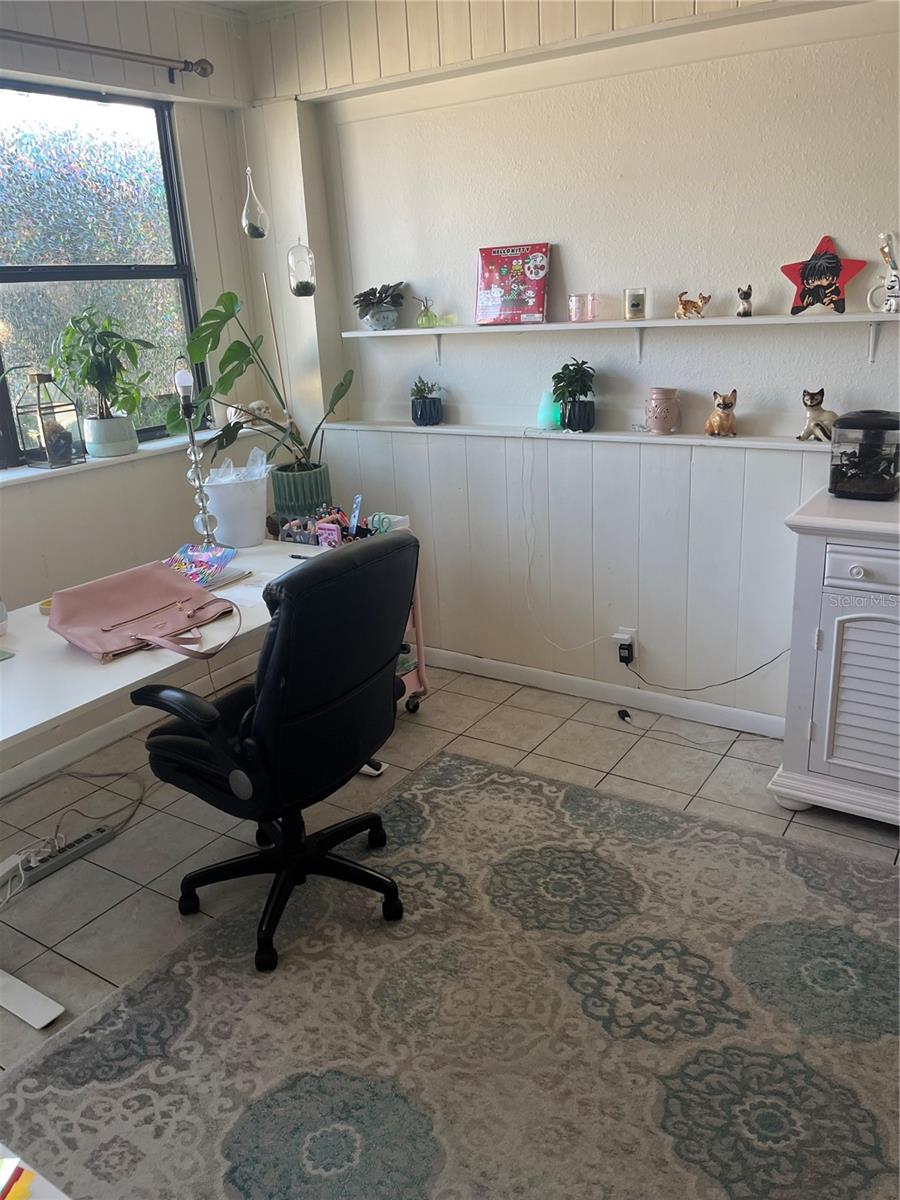 Listing photo id 10 for 6220 Massachusetts Avenue