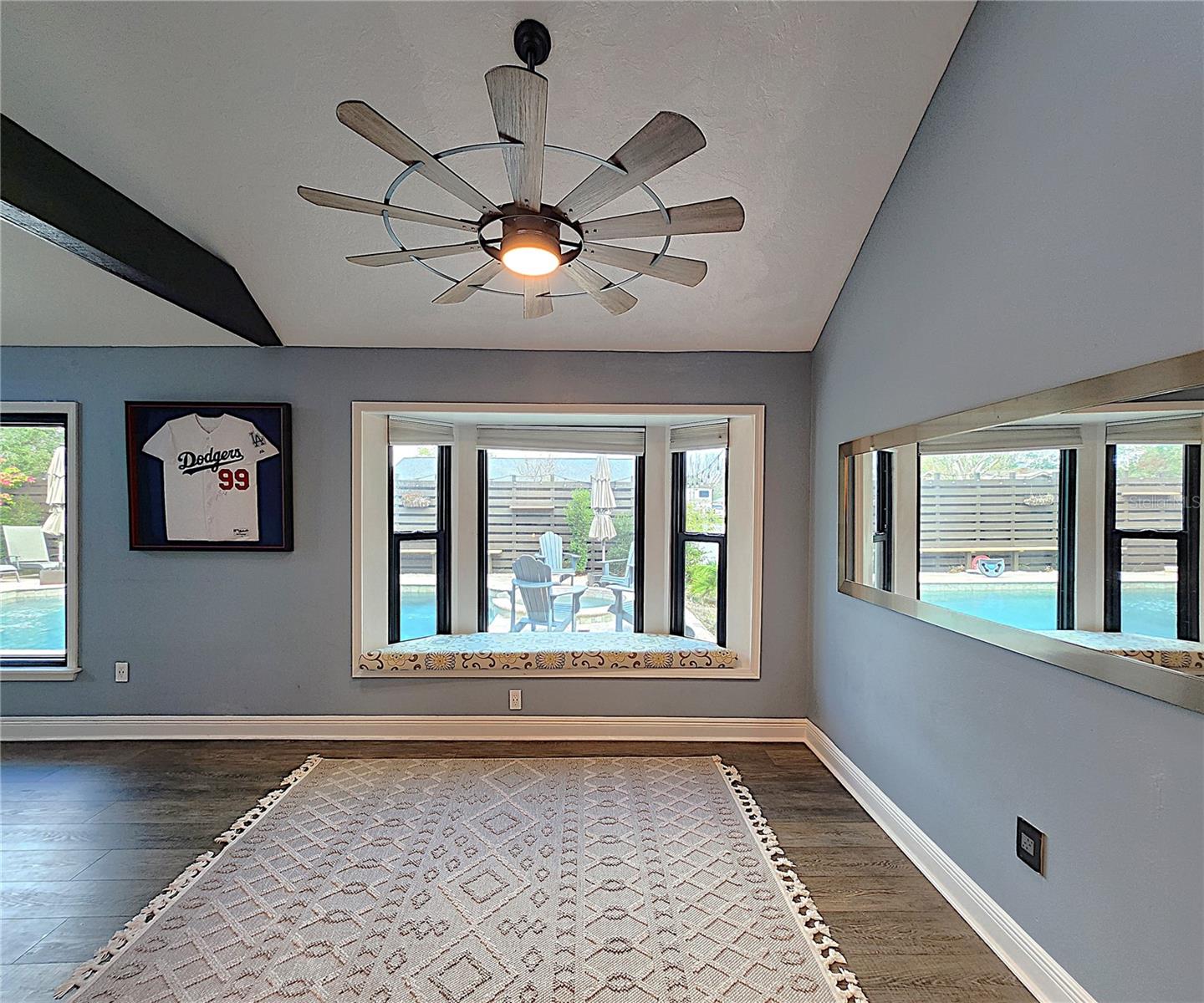 Image 14 of 73 For 1608 20th Avenue W