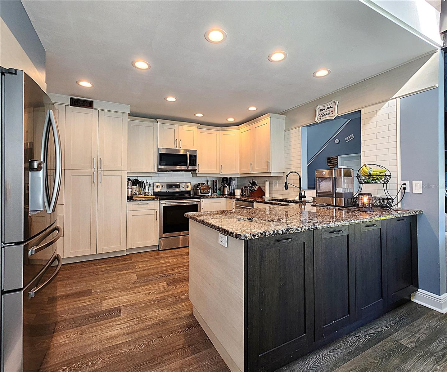 Image 16 of 73 For 1608 20th Avenue W