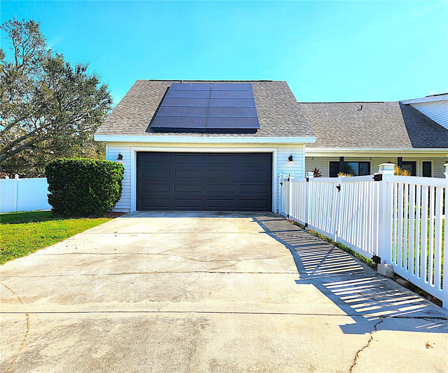 Image 4 of 73 For 1608 20th Avenue W