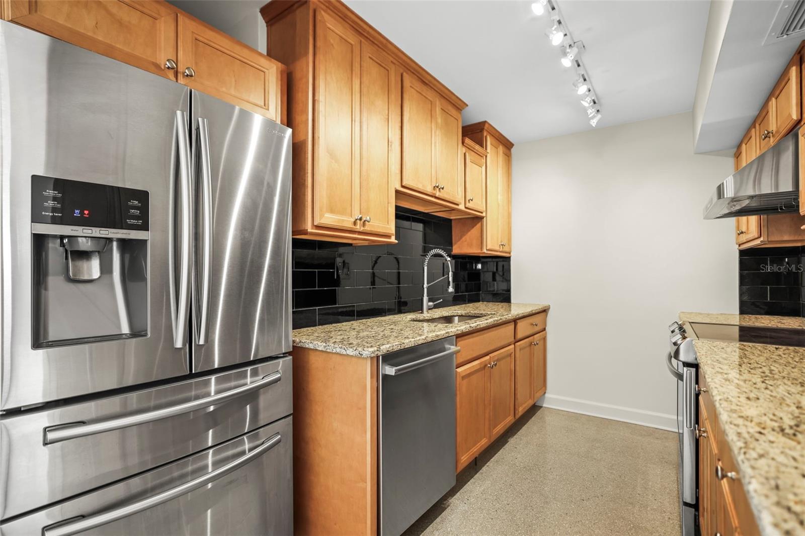 Image 12 of 64 For 10355 Paradise Boulevard 1003