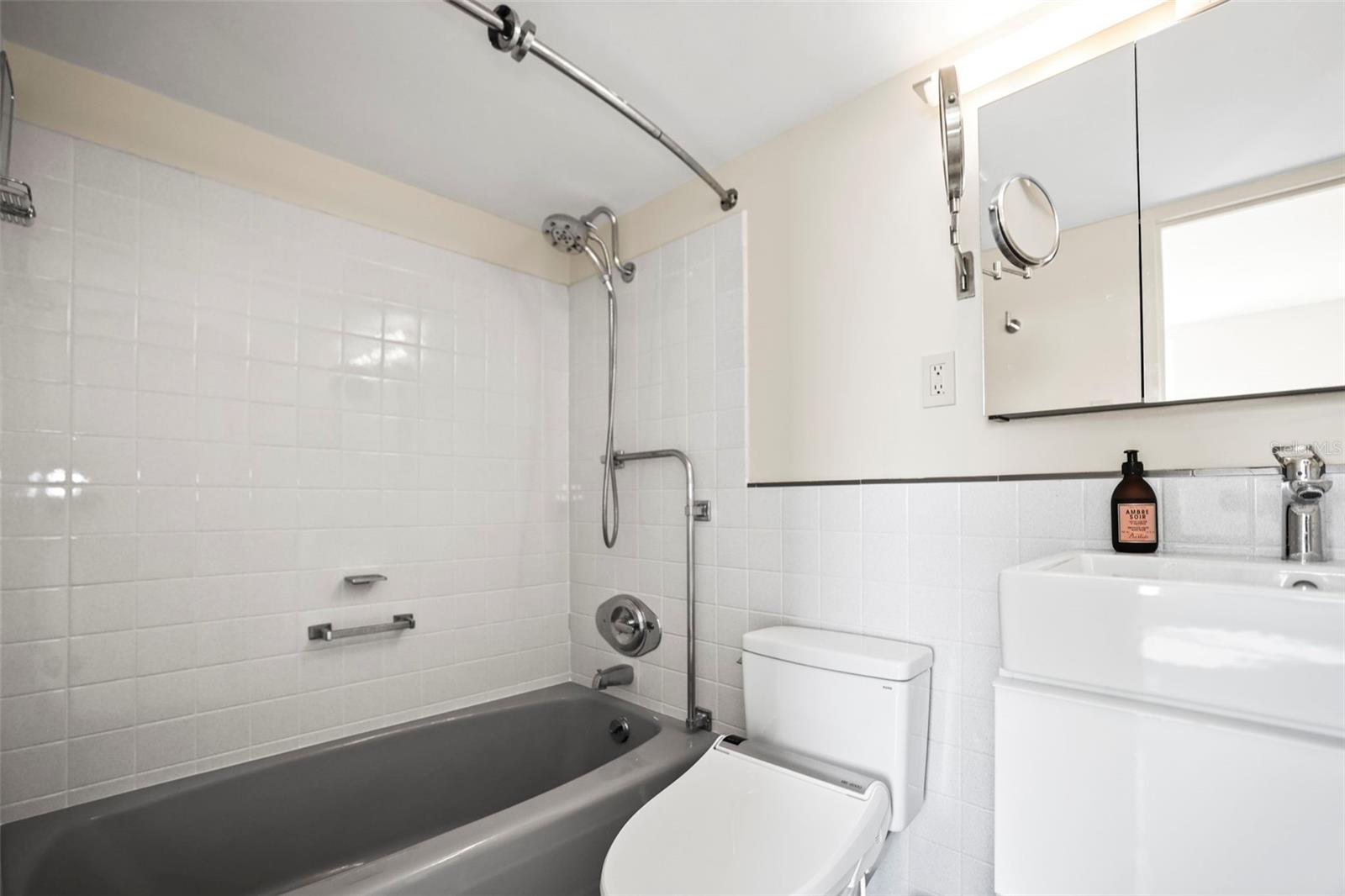 Image 23 of 64 For 10355 Paradise Boulevard 1003