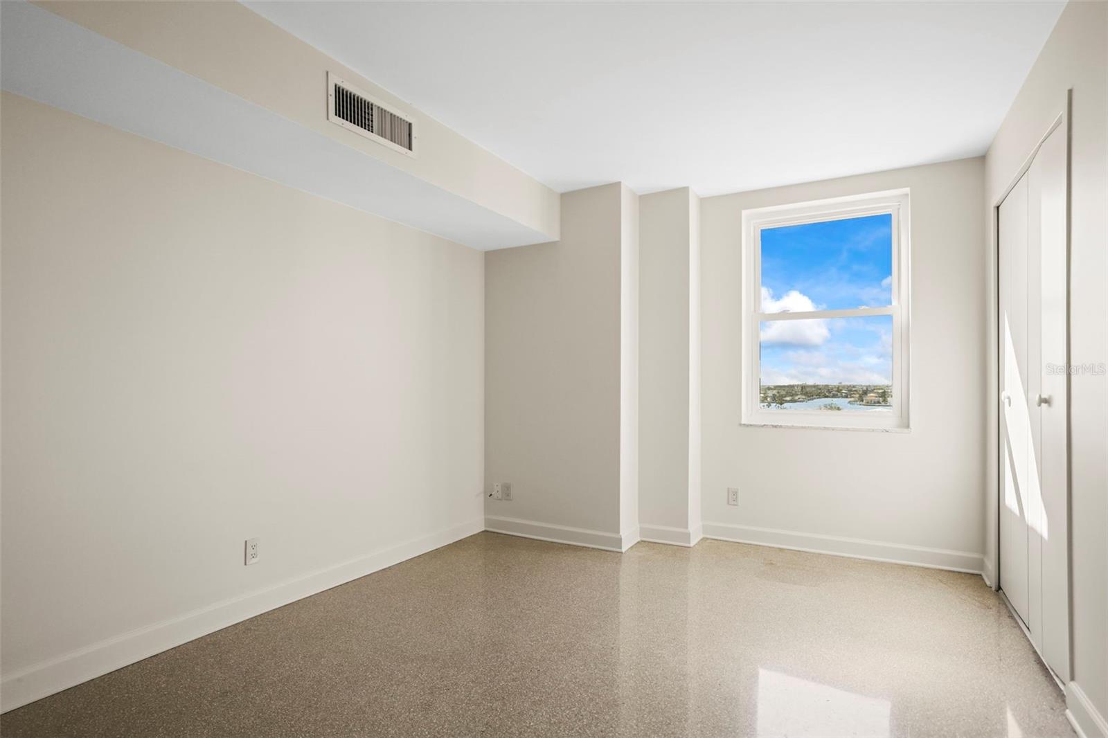 Image 28 of 64 For 10355 Paradise Boulevard 1003