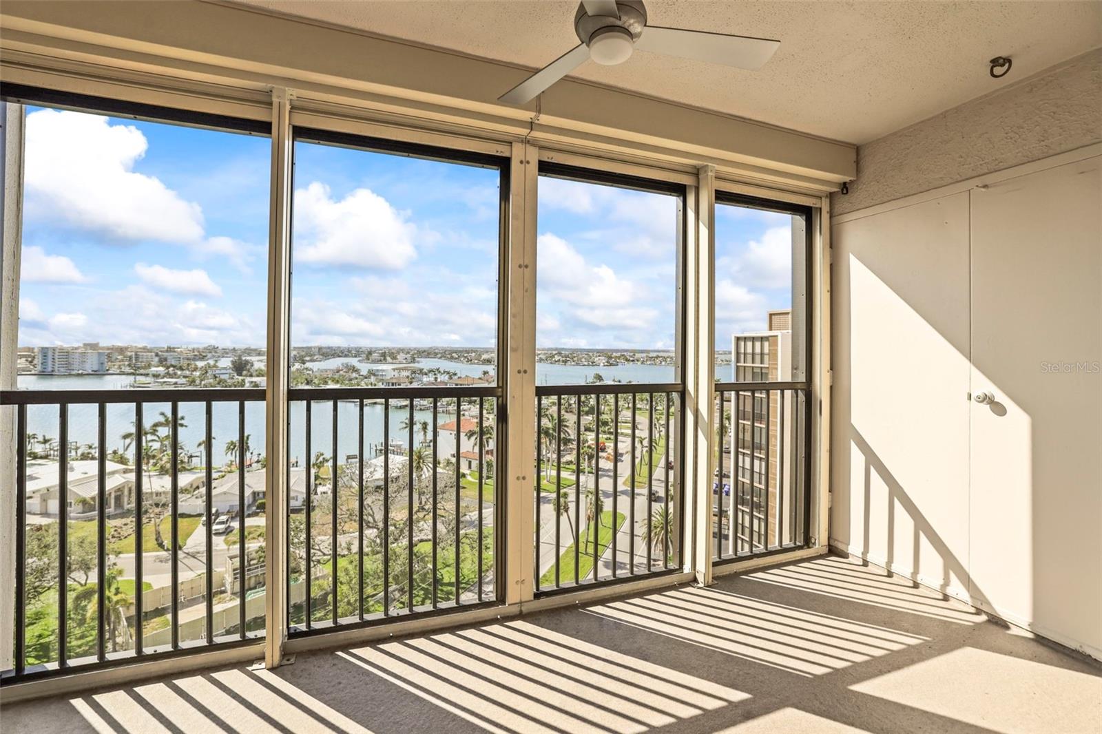 Image 35 of 64 For 10355 Paradise Boulevard 1003