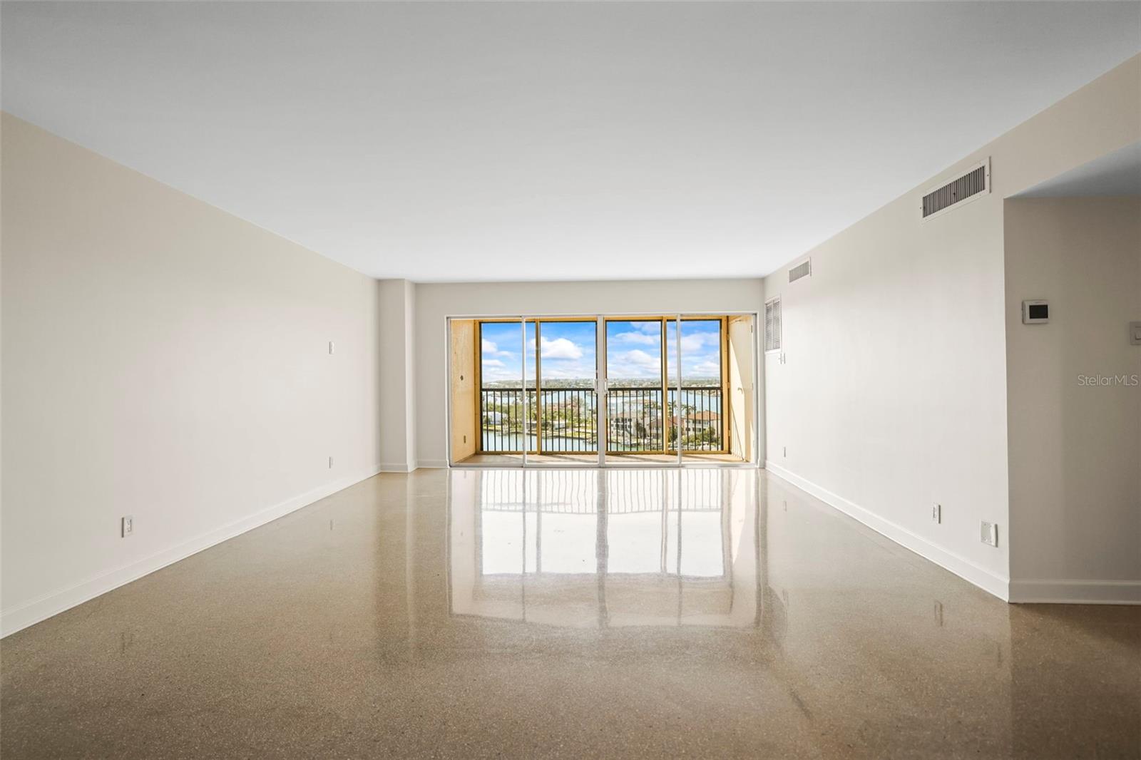 Image 5 of 64 For 10355 Paradise Boulevard 1003