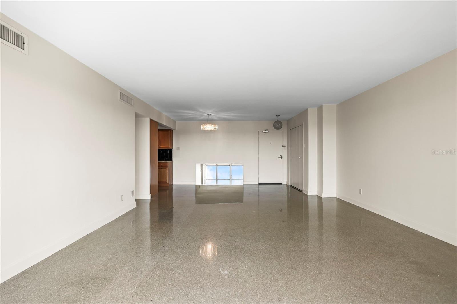 Image 8 of 64 For 10355 Paradise Boulevard 1003