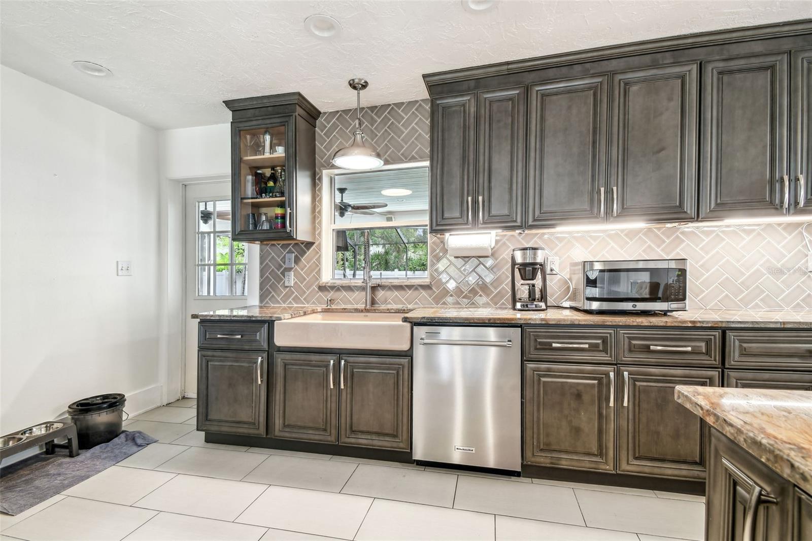 Image 16 of 82 For 5005 Evelyn Drive
