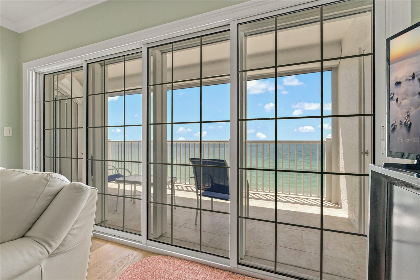 Listing photo id 15 for 1586 Gulf Boulevard 2502
