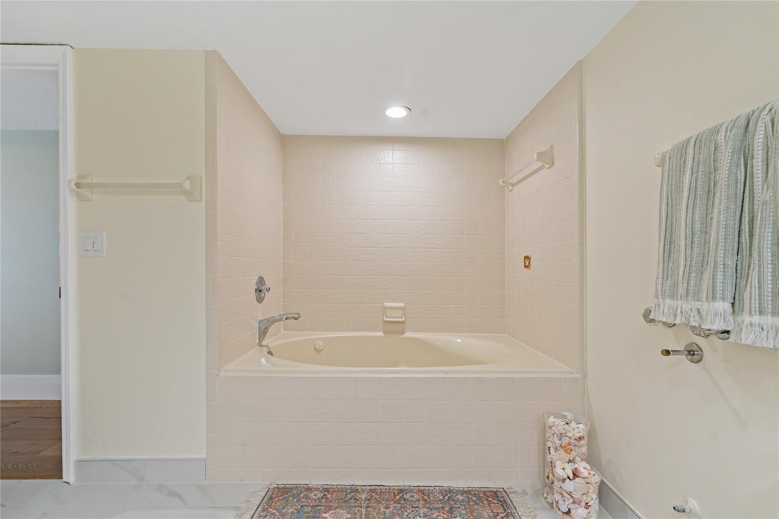 Listing photo id 22 for 1586 Gulf Boulevard 2502