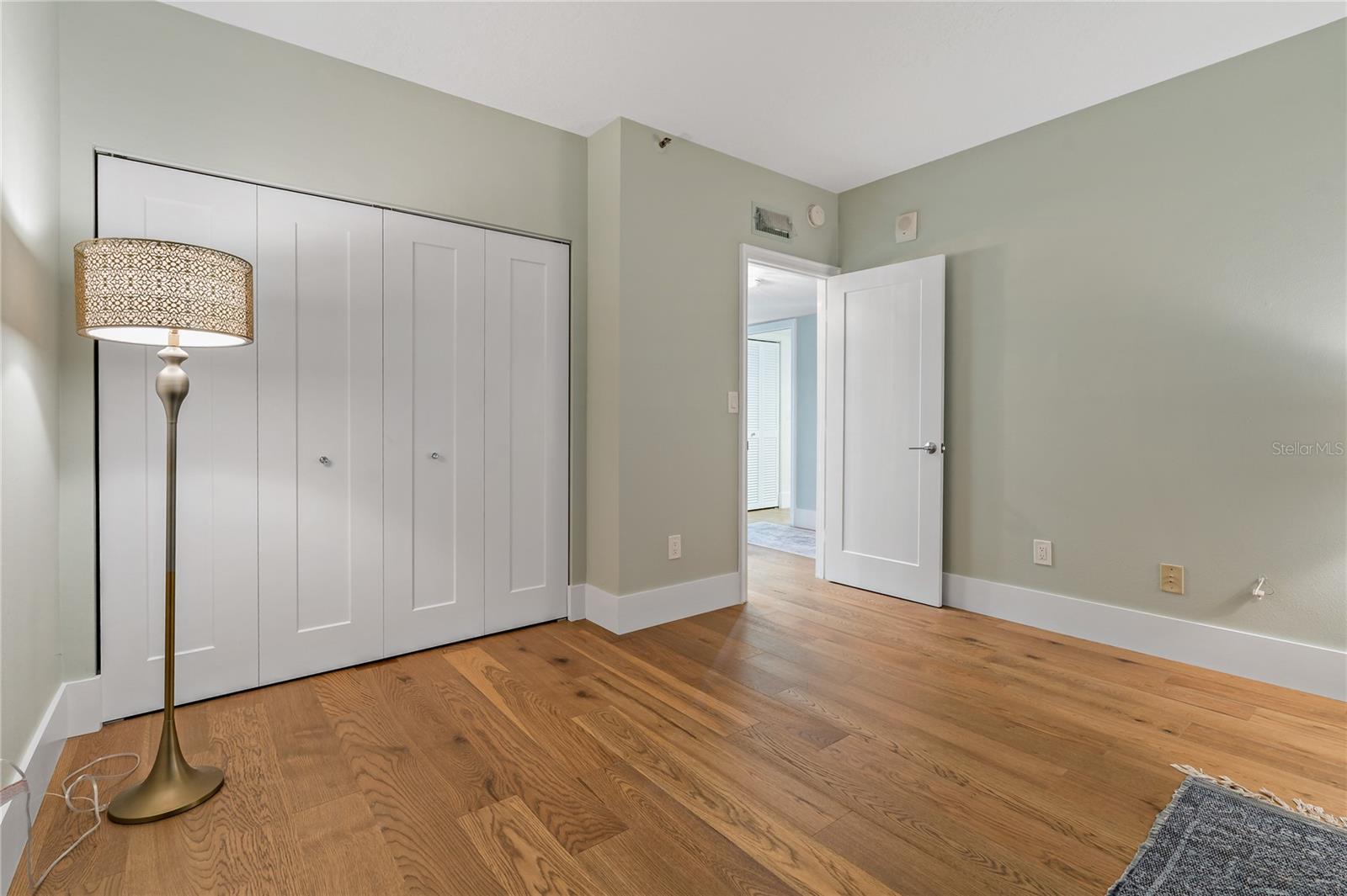 Listing photo id 26 for 1586 Gulf Boulevard 2502