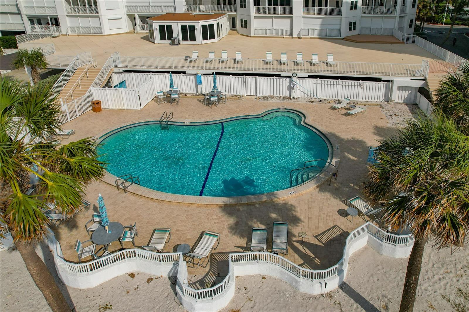 Listing photo id 46 for 1586 Gulf Boulevard 2502