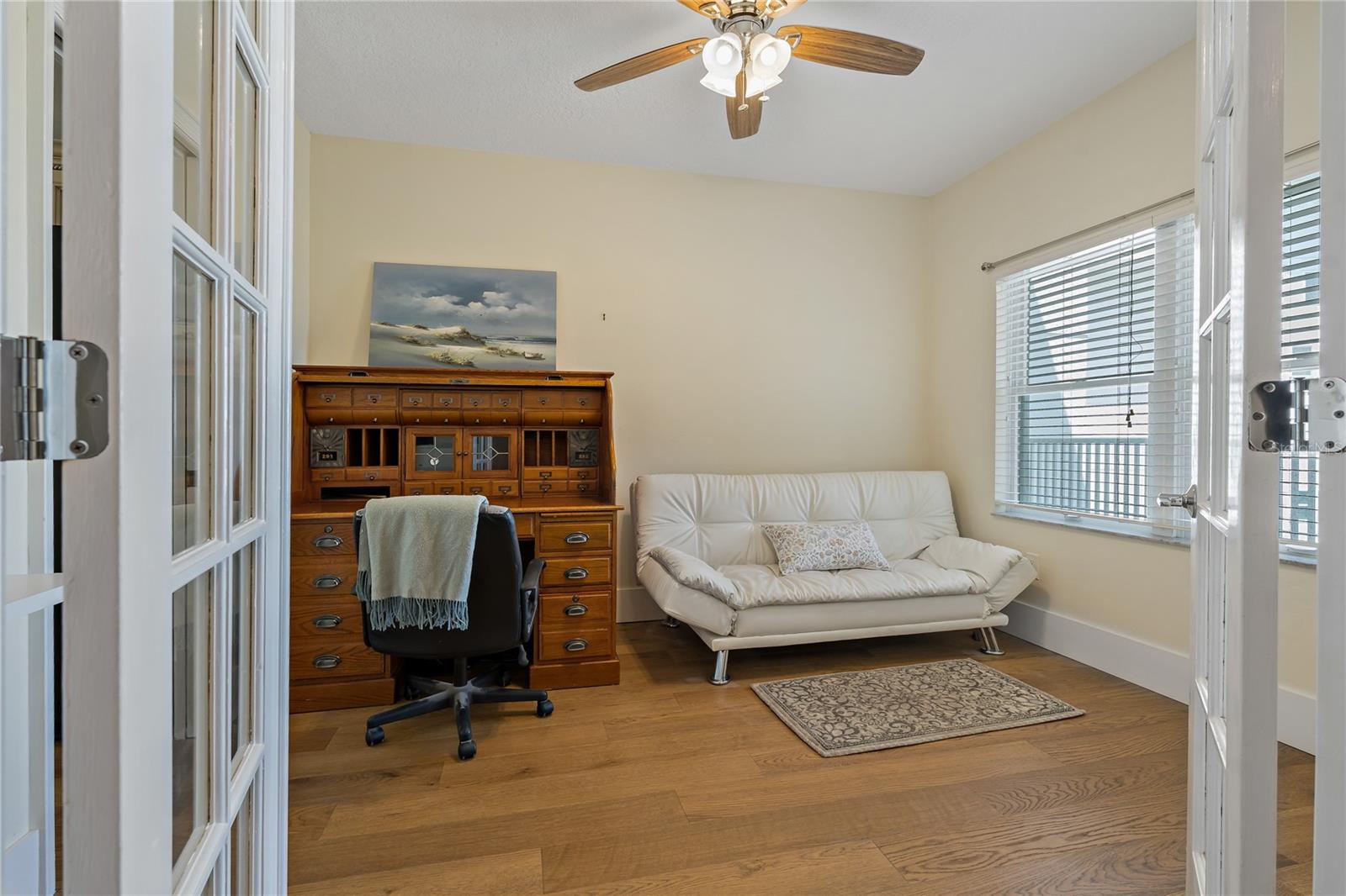 Listing photo id 3 for 1586 Gulf Boulevard 2502