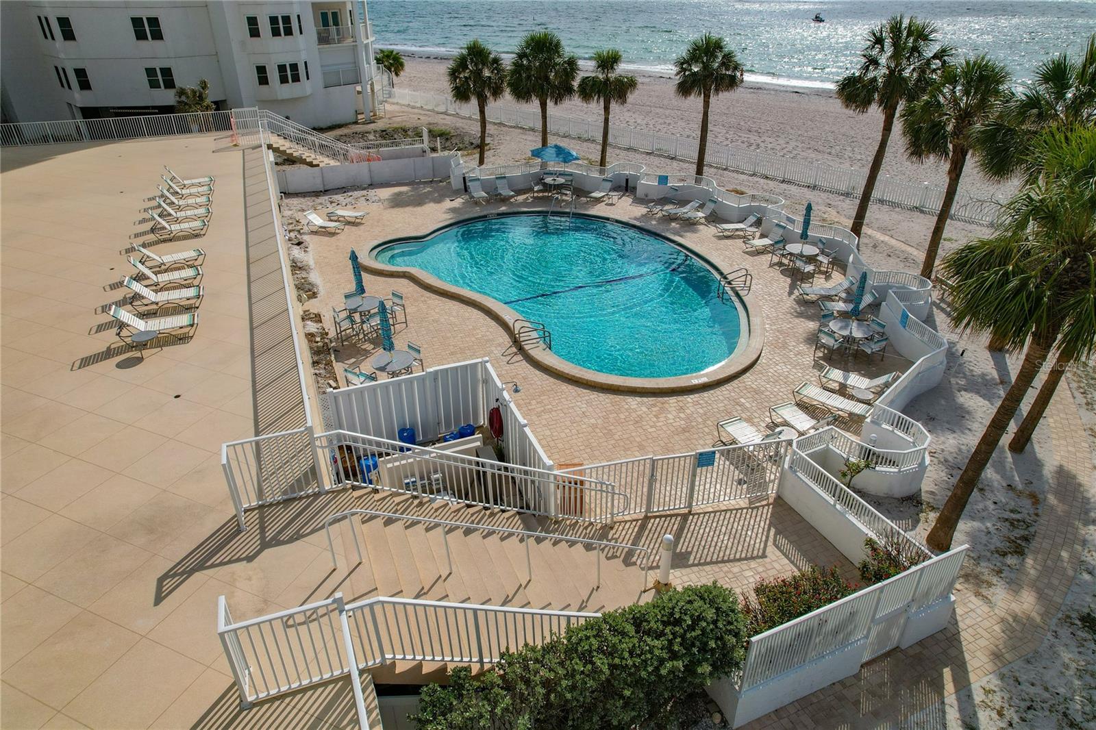 Listing photo id 48 for 1586 Gulf Boulevard 2502