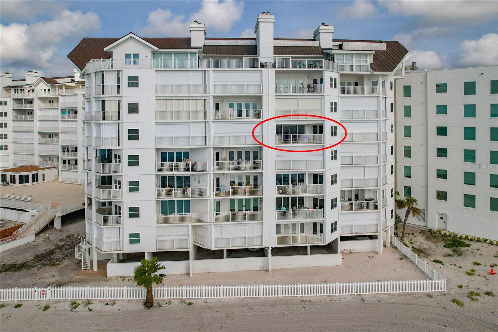 Listing photo id 50 for 1586 Gulf Boulevard 2502