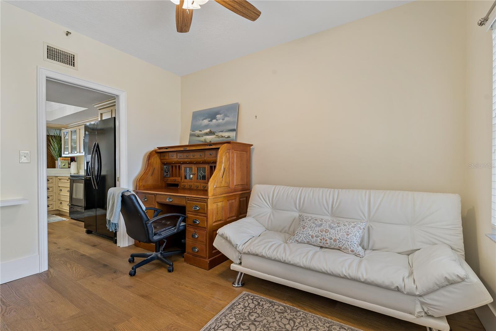 Listing photo id 4 for 1586 Gulf Boulevard 2502