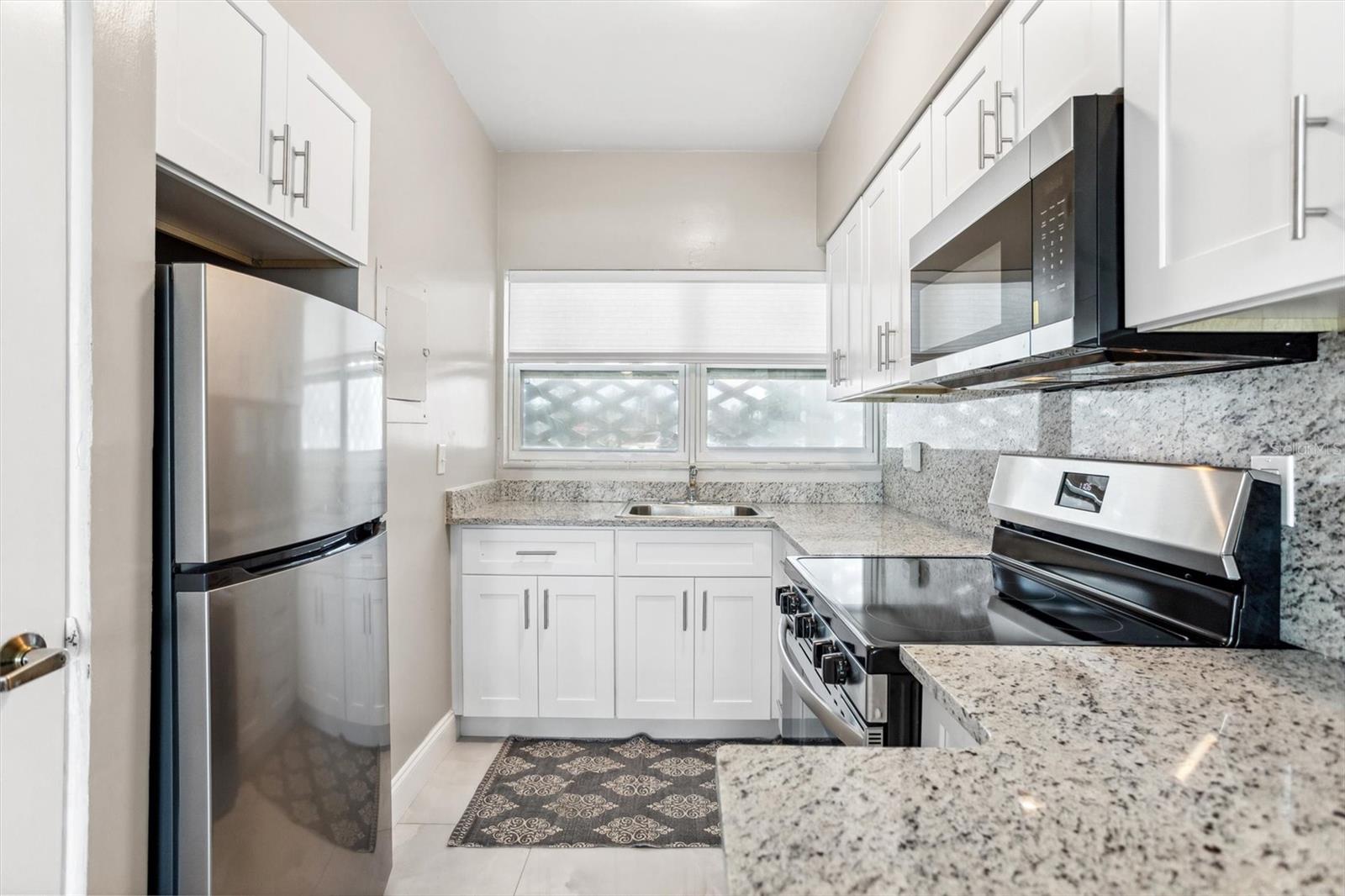 Image 12 of 29 For 7050 Sunset Way 7