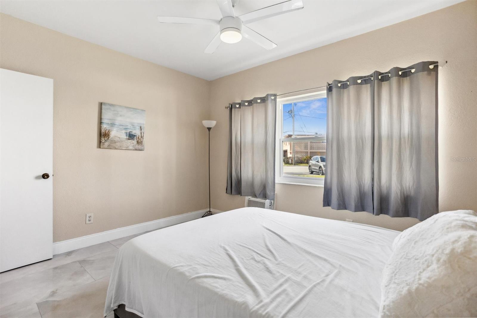 Image 19 of 29 For 7050 Sunset Way 7