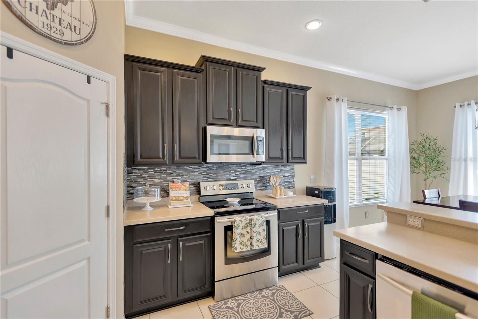 Listing photo id 11 for 7822 Atwood Drive