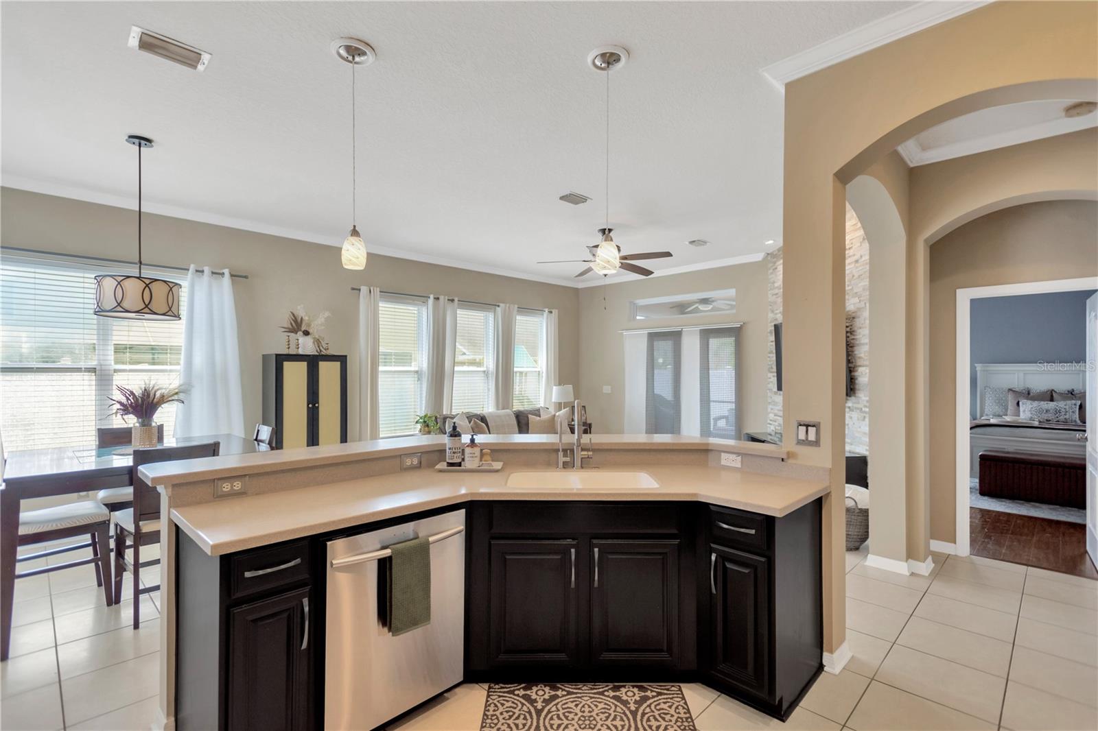 Listing photo id 12 for 7822 Atwood Drive