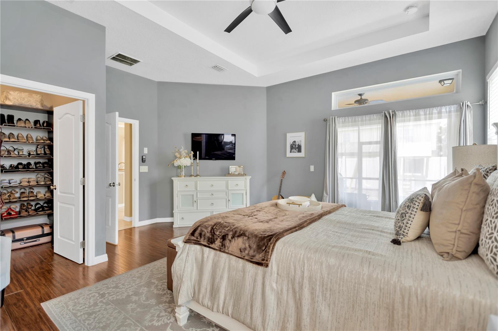 Listing photo id 21 for 7822 Atwood Drive
