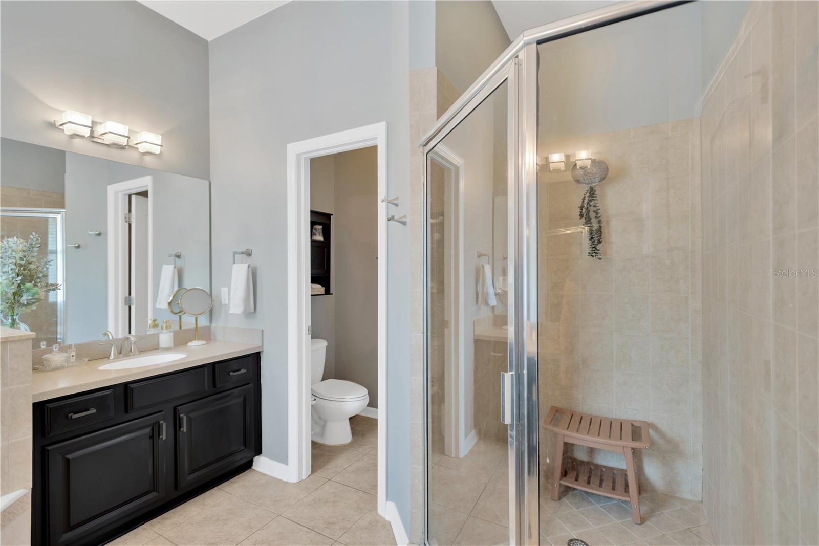 Listing photo id 25 for 7822 Atwood Drive