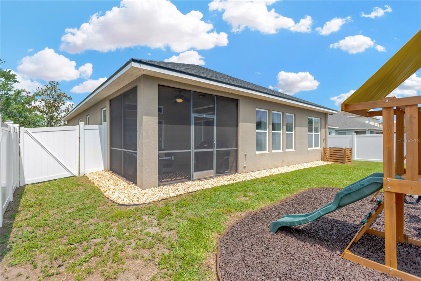 Listing photo id 30 for 7822 Atwood Drive