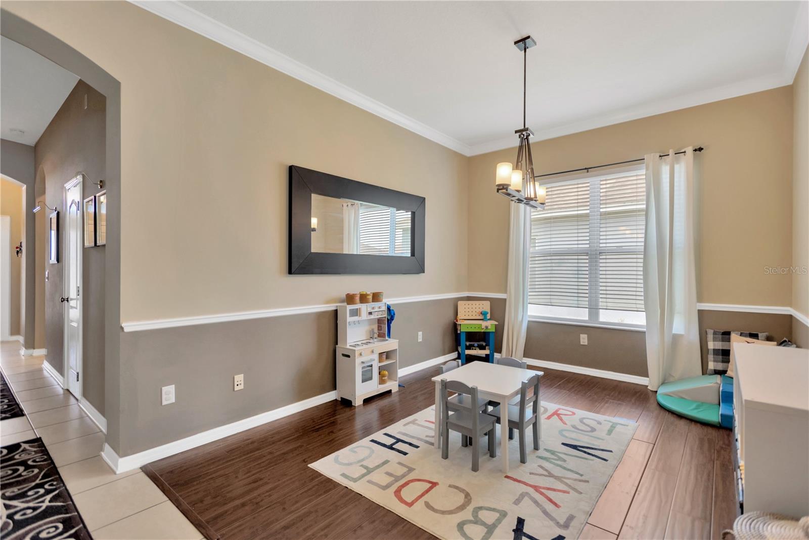Listing photo id 7 for 7822 Atwood Drive