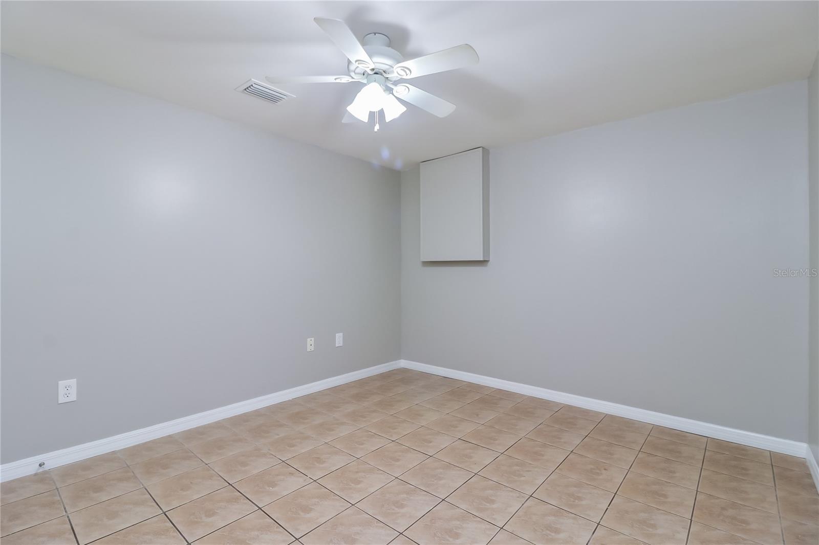 Image 13 of 16 For 8626 Horizon Lane