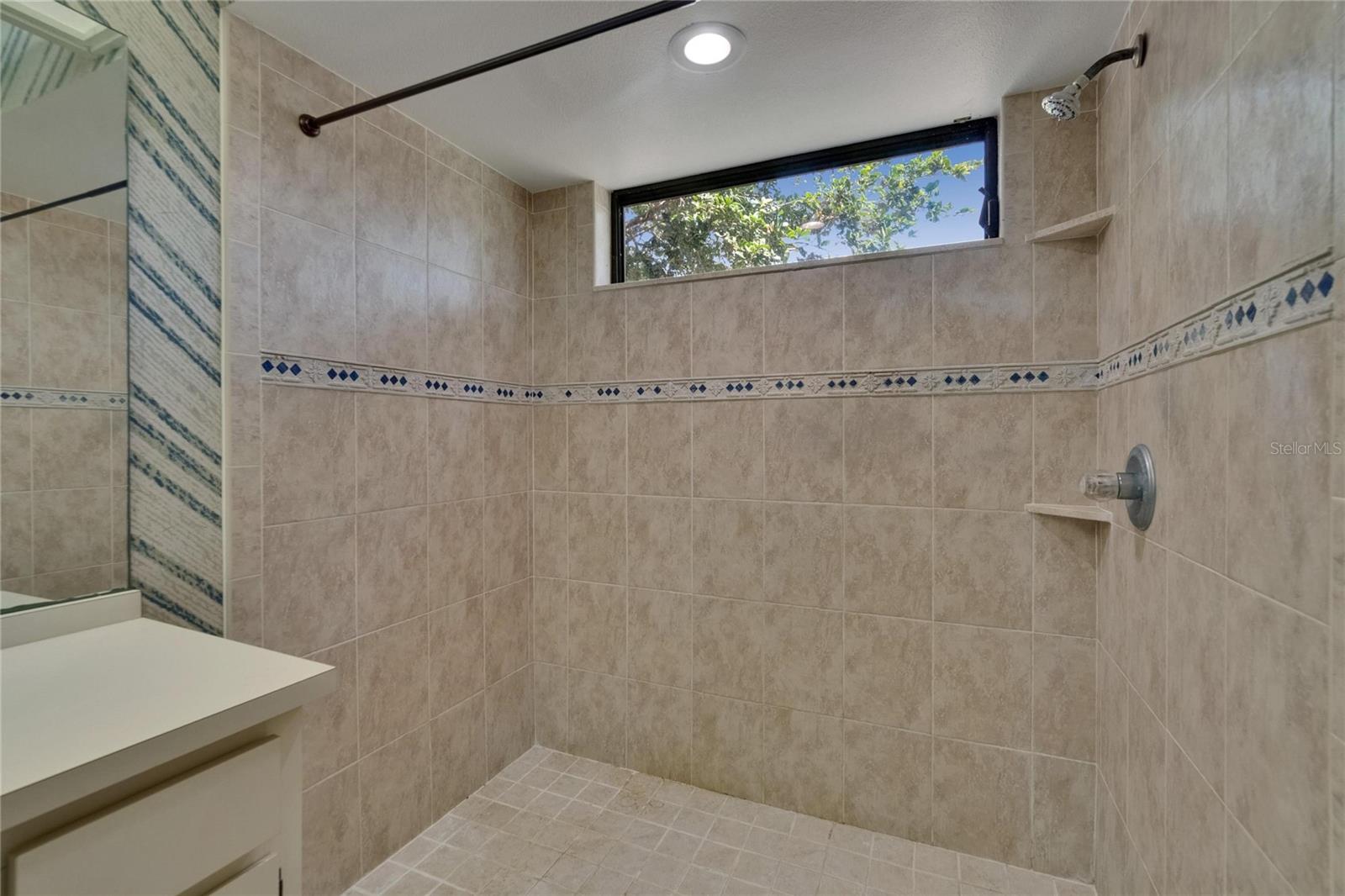 Image 17 of 70 For 1905 Horseshoe Drive