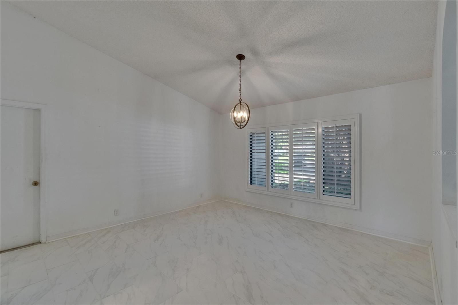 Image 21 of 70 For 1905 Horseshoe Drive