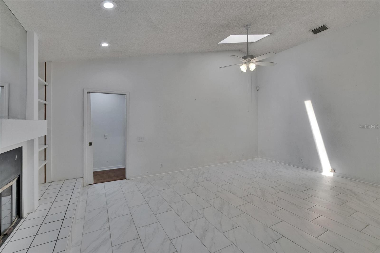 Image 36 of 70 For 1905 Horseshoe Drive