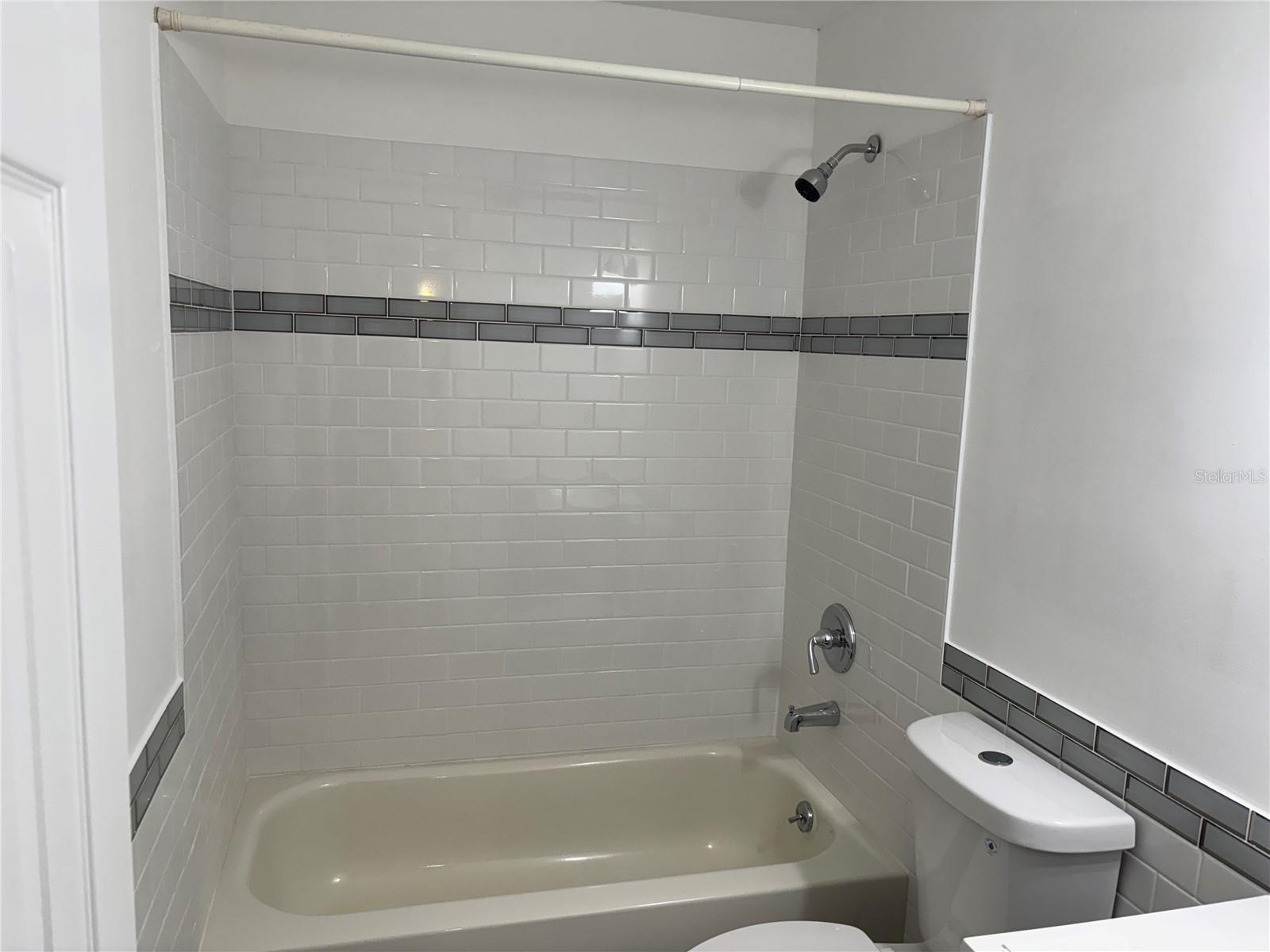 Image 11 of 12 For 1290 83rd Avenue N 1290 A