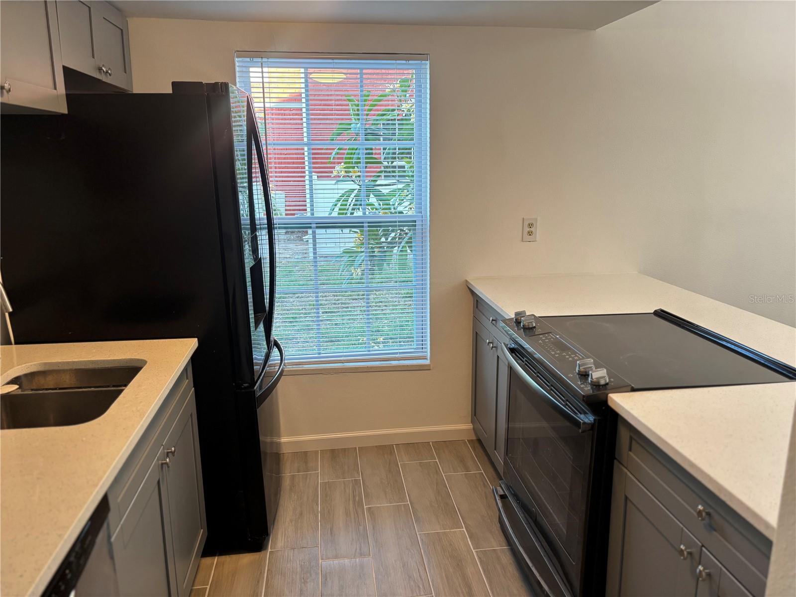 Image 4 of 12 For 1290 83rd Avenue N 1290 A