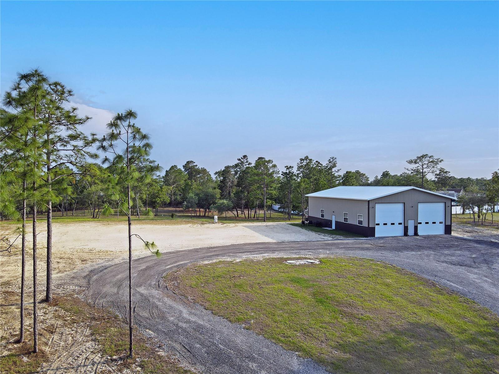 Listing photo id 8 for 13268 Harrison Street
