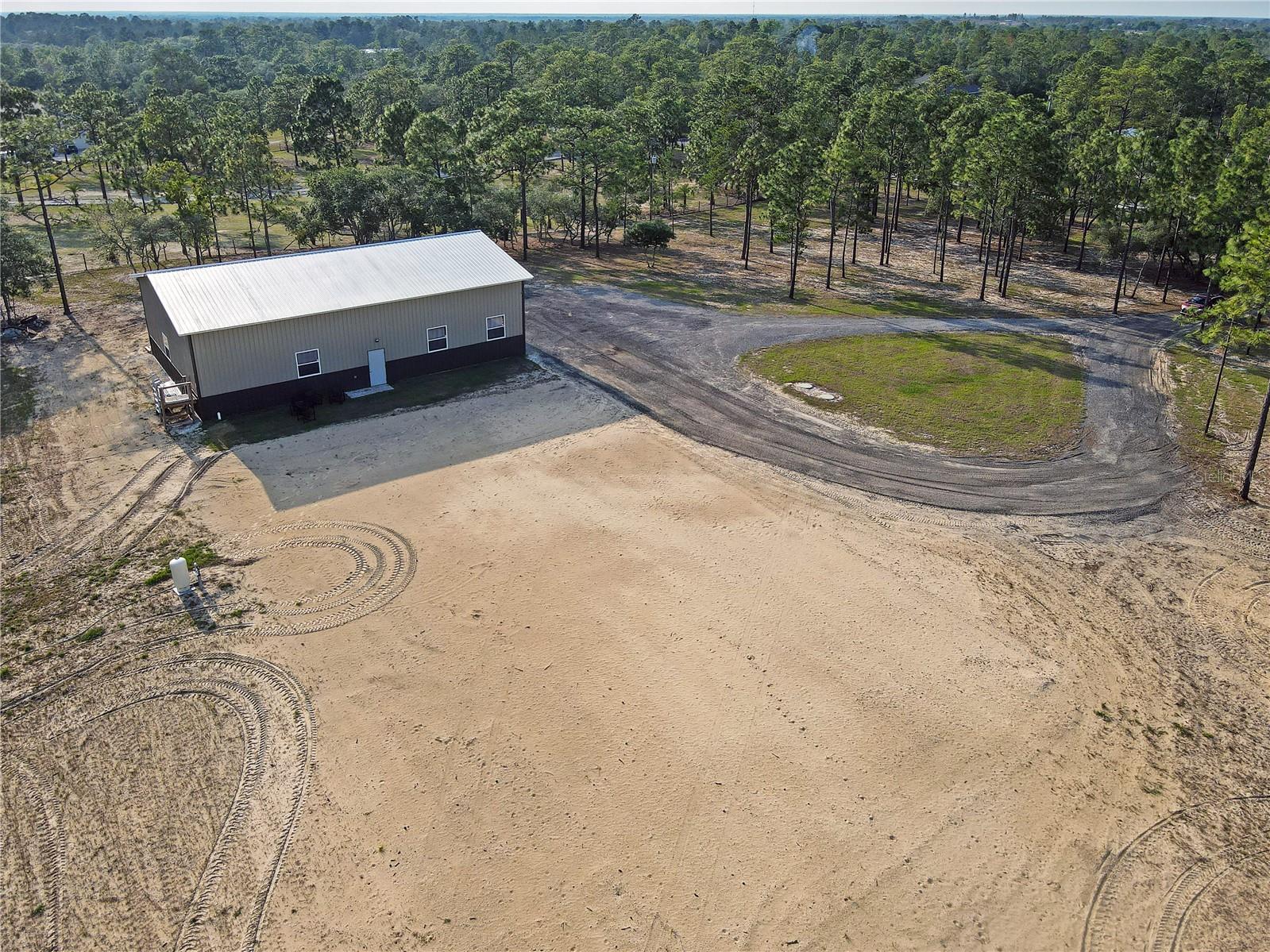 Listing photo id 12 for 13268 Harrison Street
