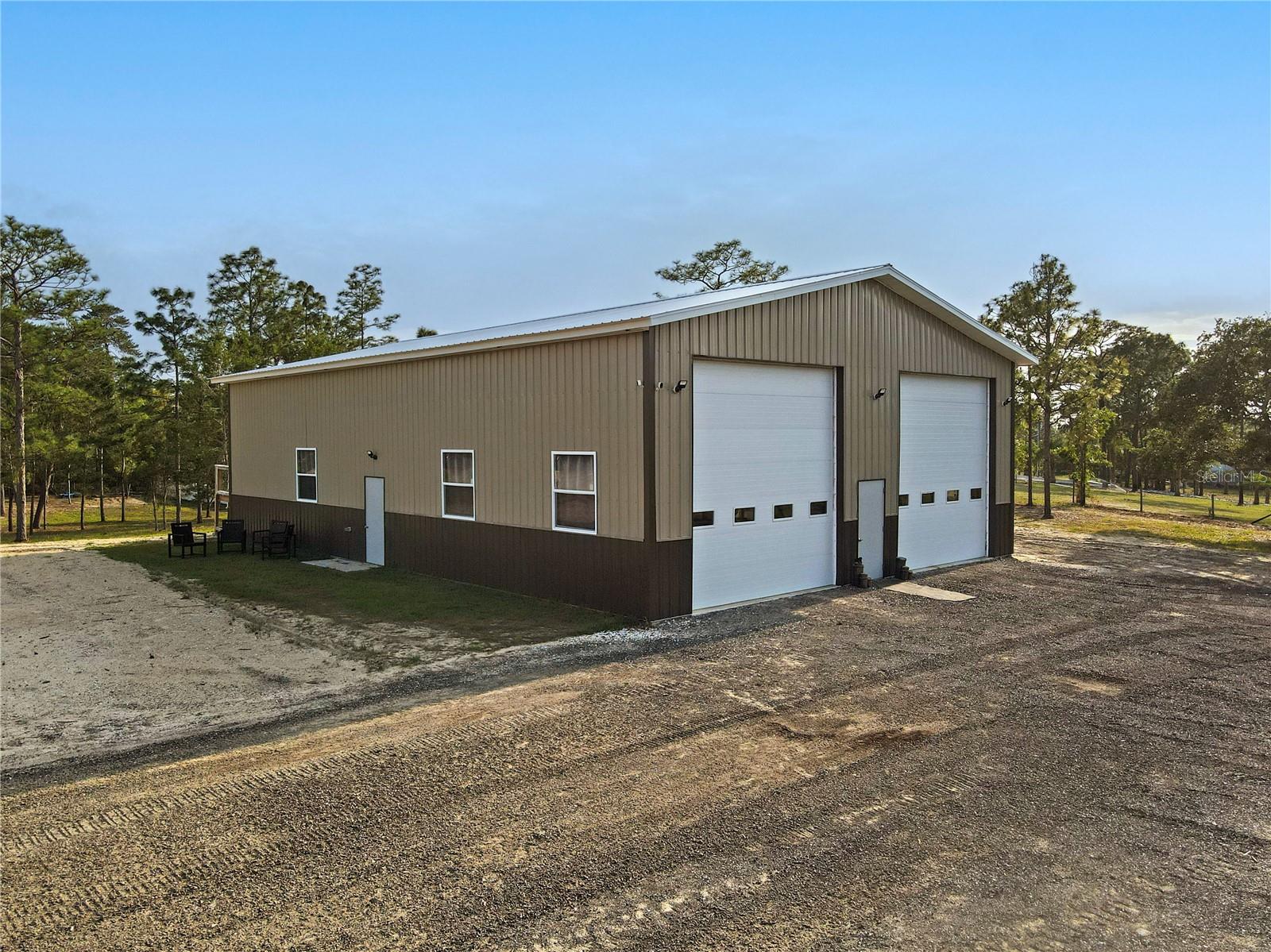 Listing photo id 14 for 13268 Harrison Street