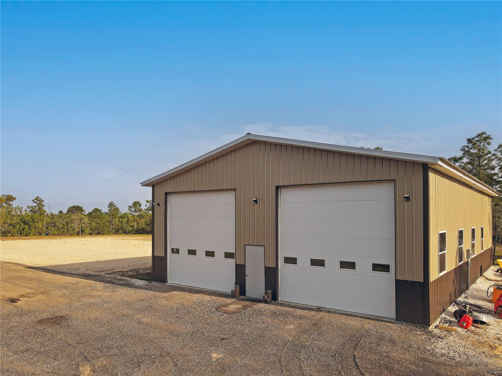 Listing photo id 15 for 13268 Harrison Street