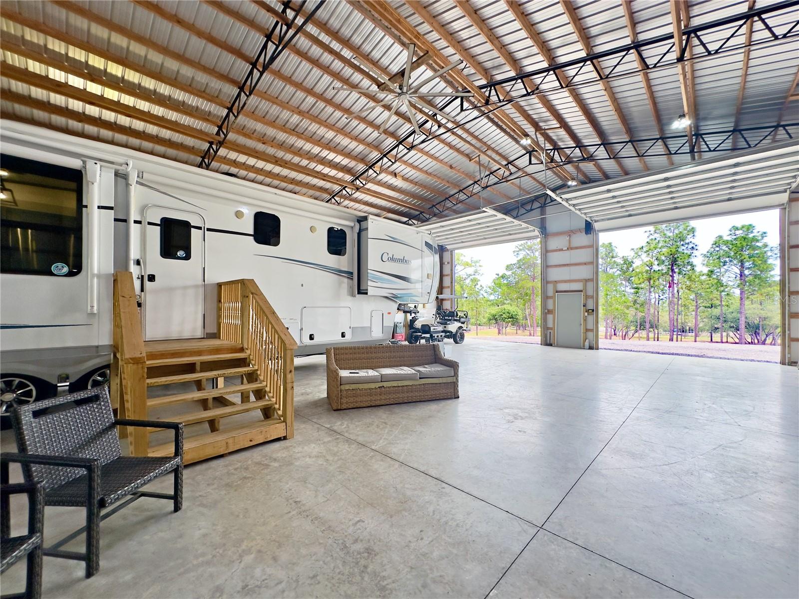 Listing photo id 17 for 13268 Harrison Street
