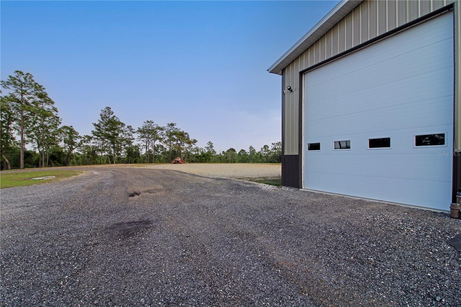 Listing photo id 23 for 13268 Harrison Street