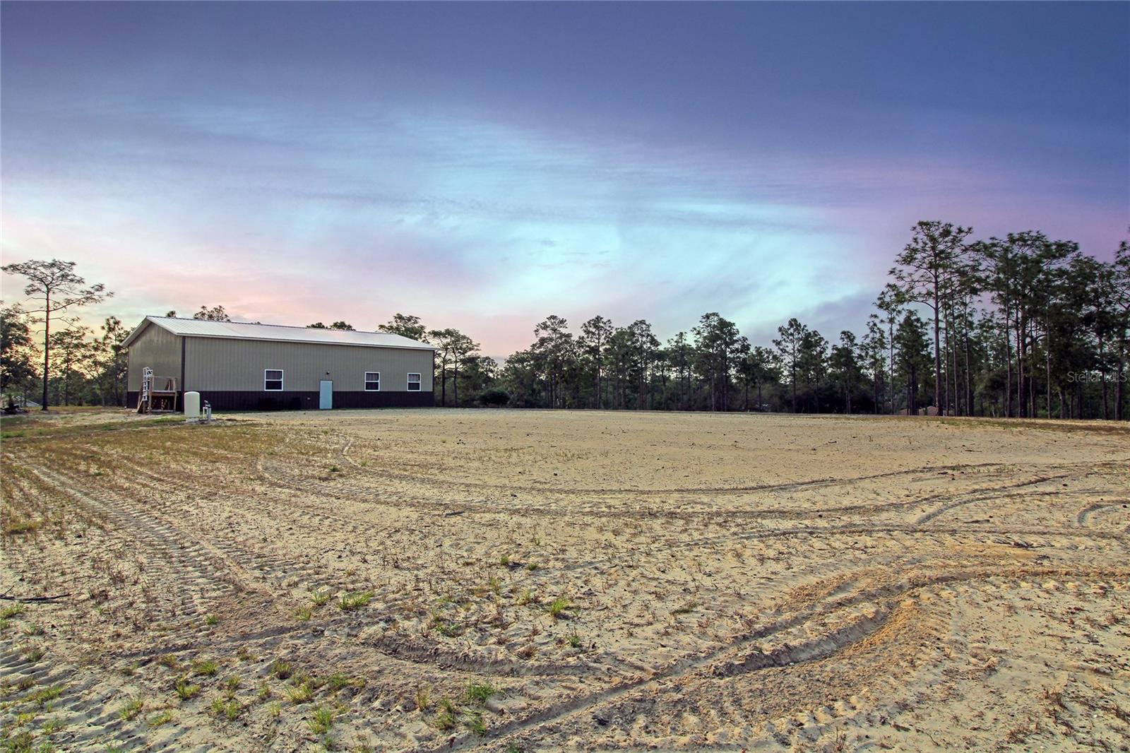 Listing photo id 39 for 13268 Harrison Street