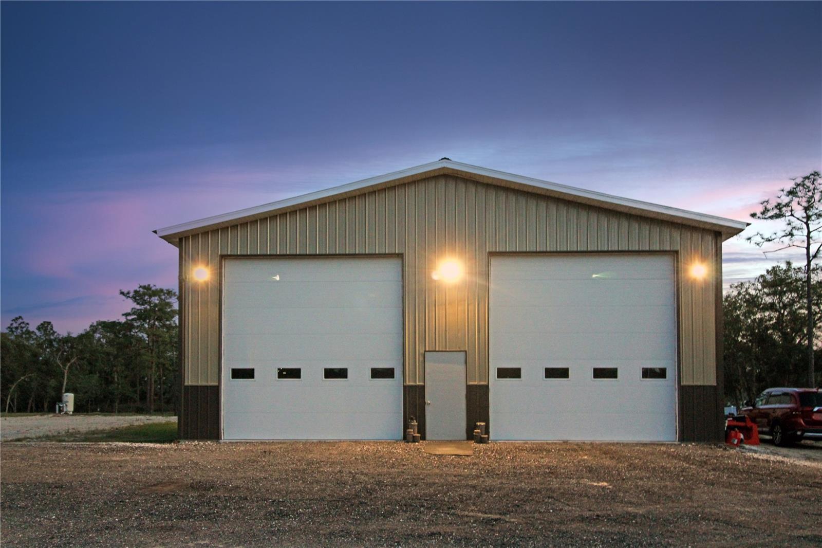 Listing photo id 3 for 13268 Harrison Street