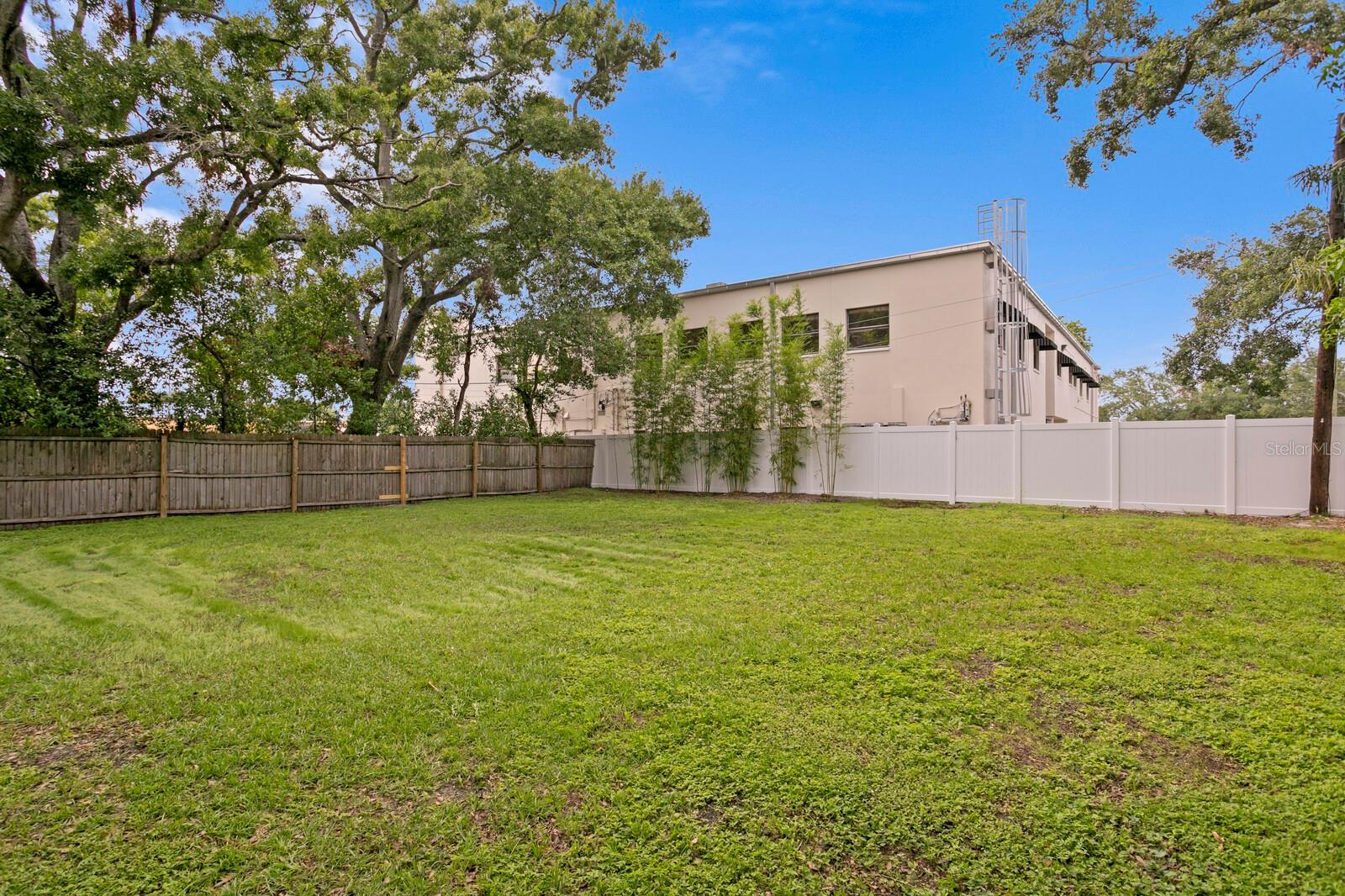 Image 40 of 44 For 4121 San Nicholas Street