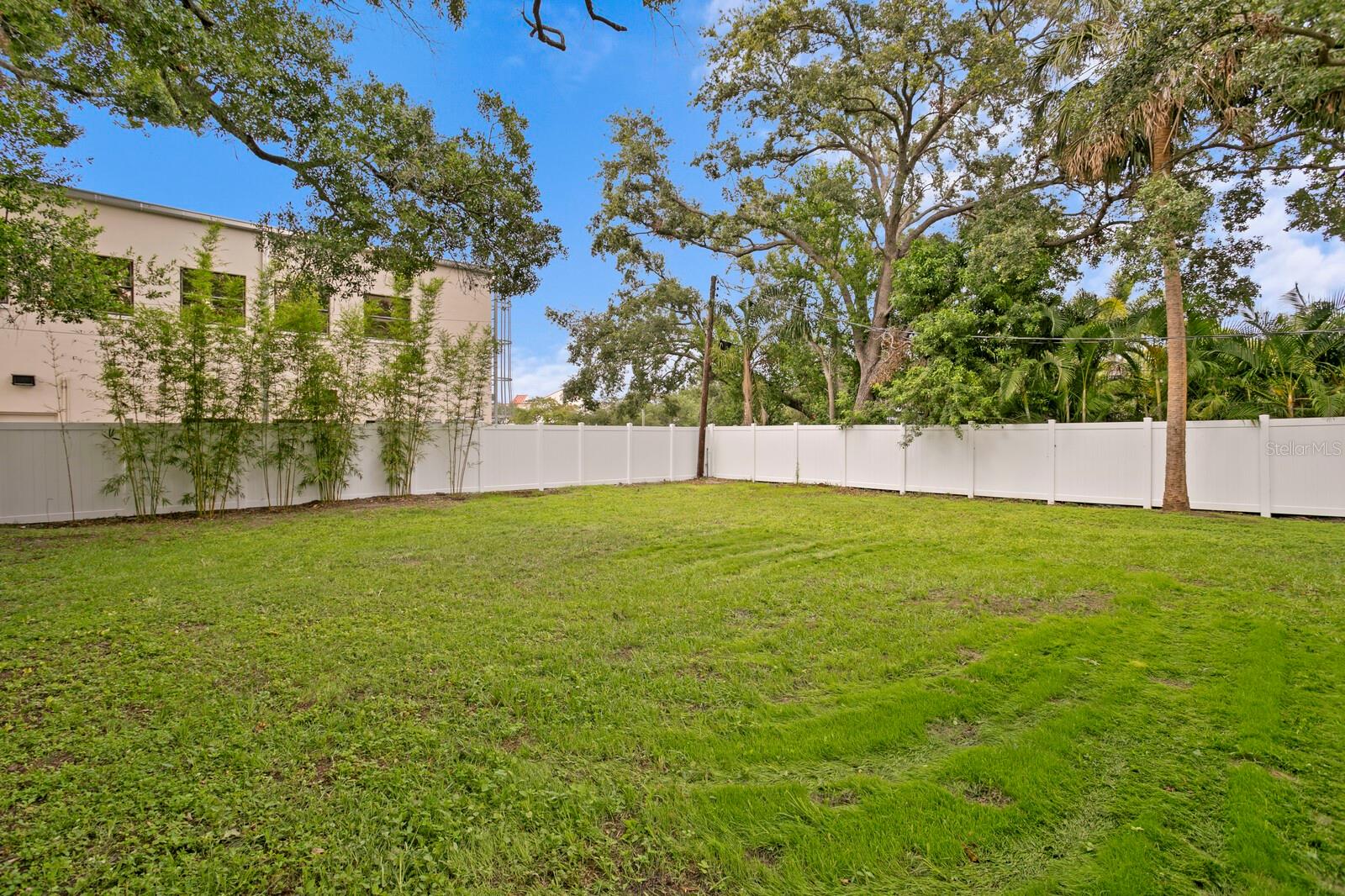 Image 41 of 44 For 4121 San Nicholas Street