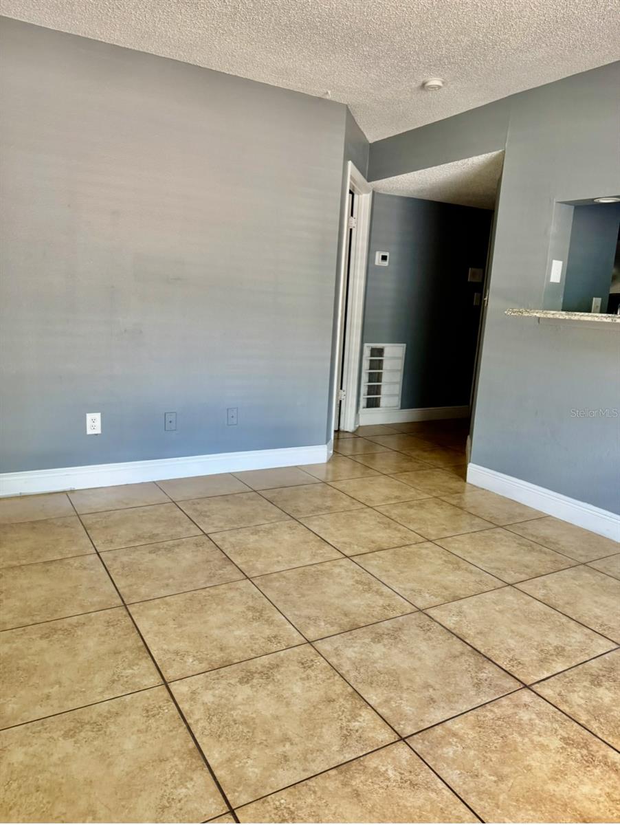 Image 4 of 25 For 8752 Mallard Reserve Drive 102
