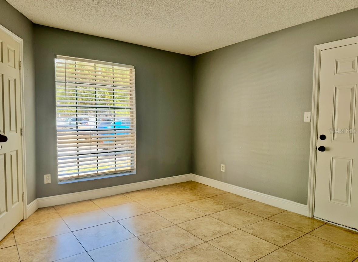 Image 5 of 25 For 8752 Mallard Reserve Drive 102
