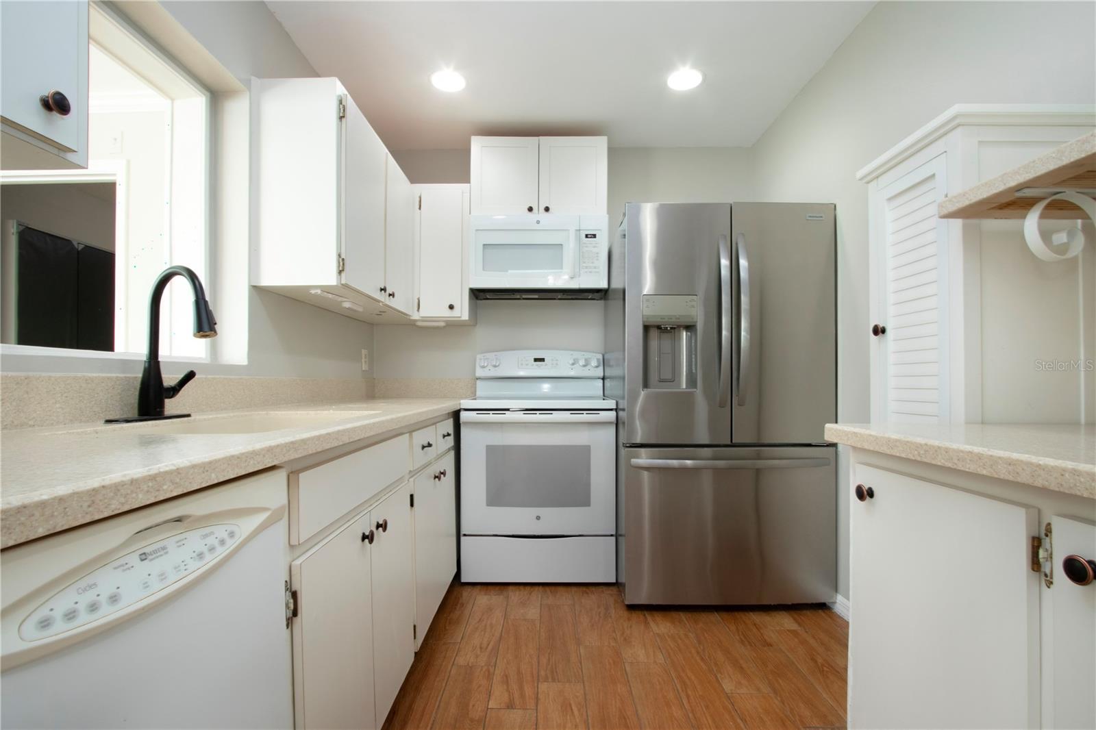 Image 4 of 64 For 1828 Foxhunt Drive A