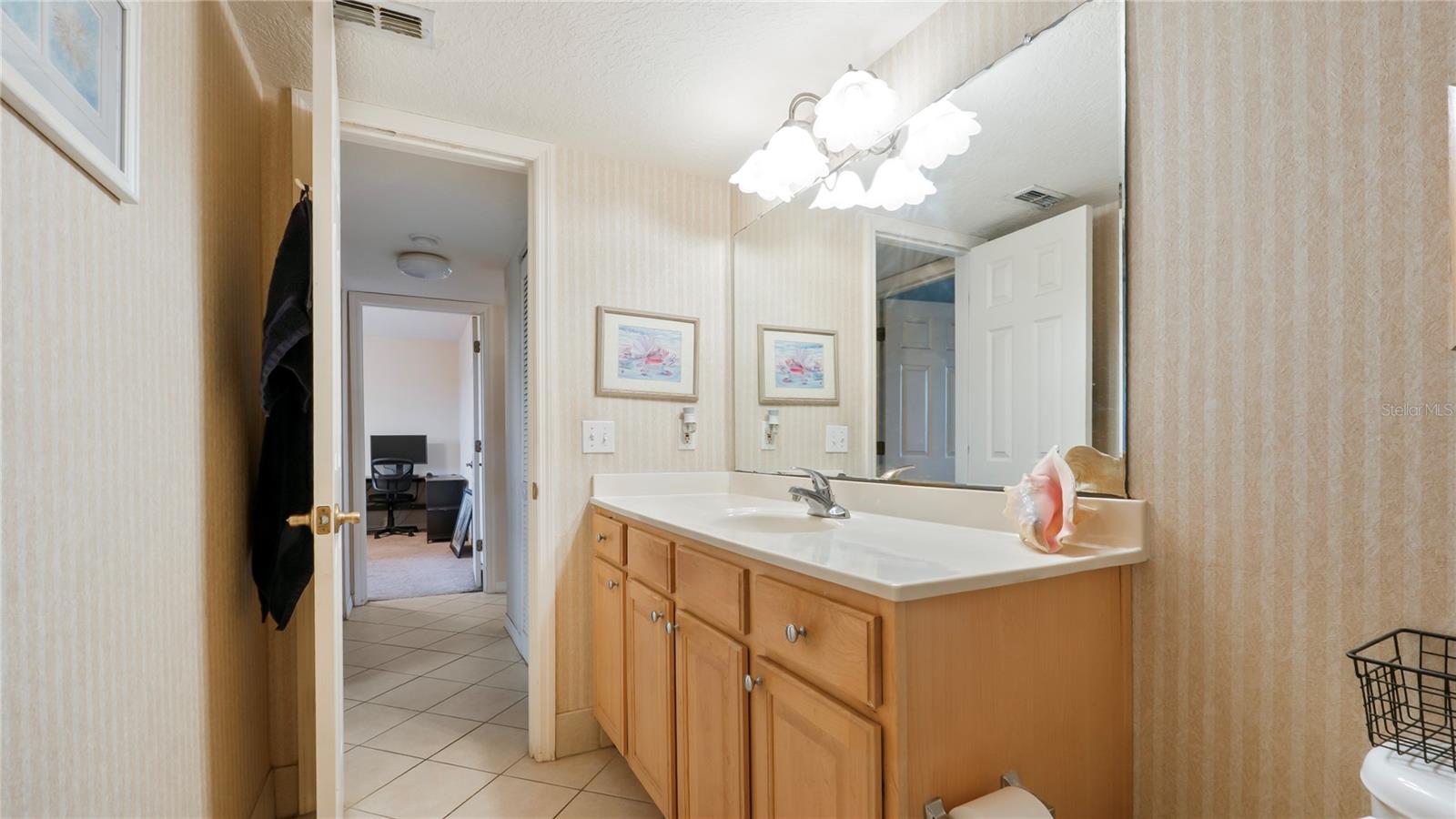 Image 18 of 24 For 6100 Gulfport Boulevard S 415