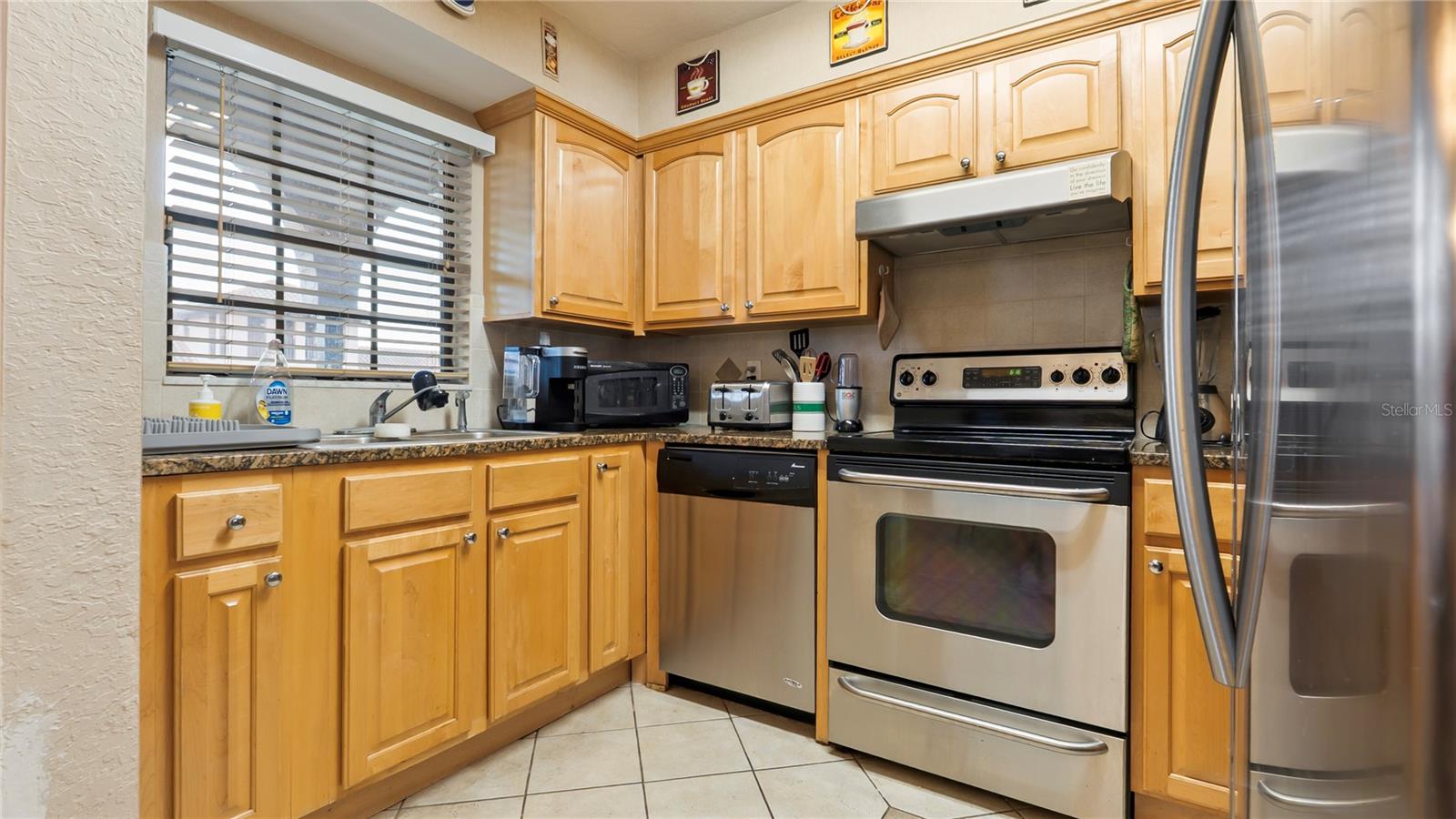 Image 3 of 24 For 6100 Gulfport Boulevard S 415