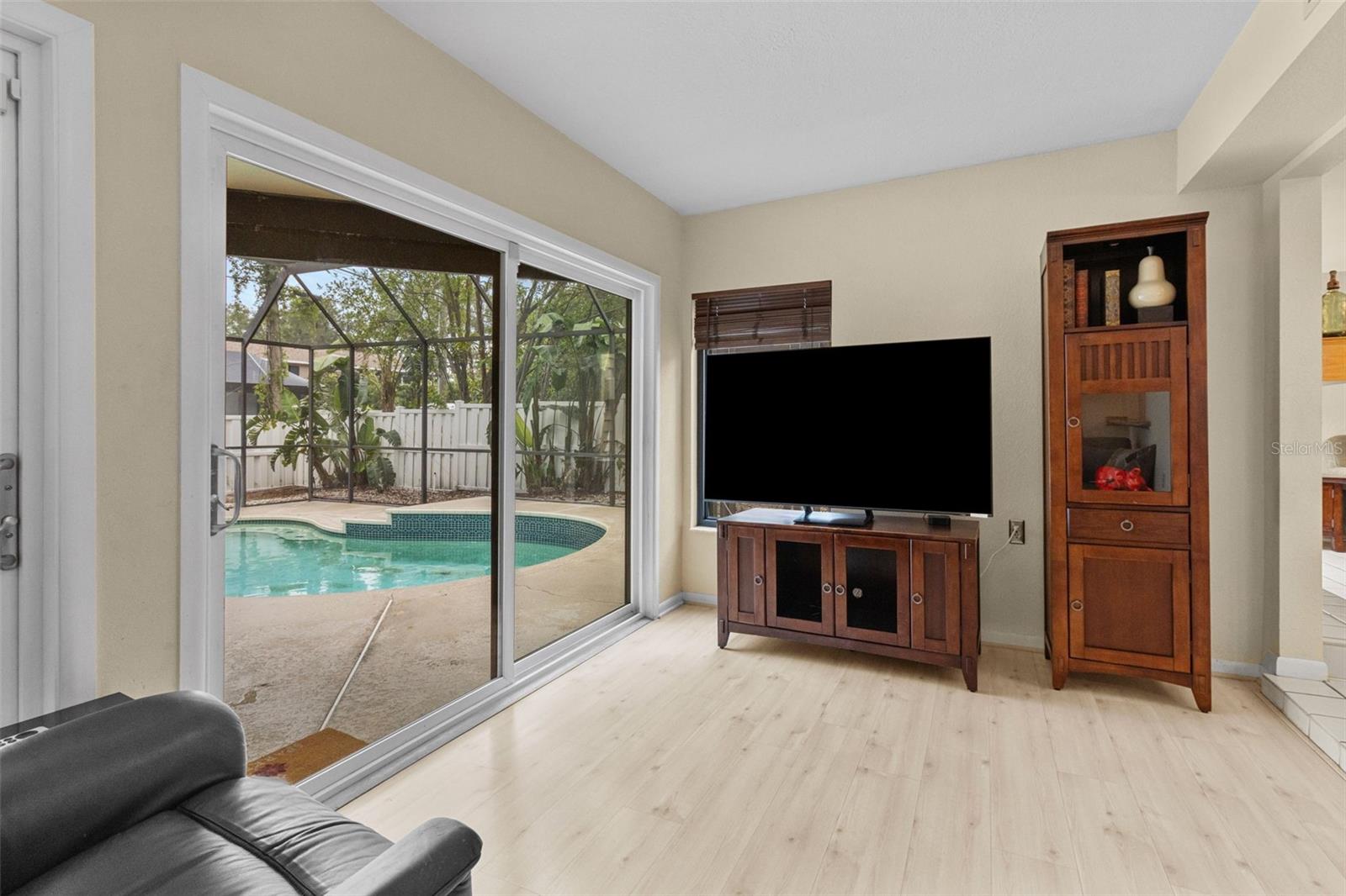 Image 15 of 43 For 1139 43rd Avenue N