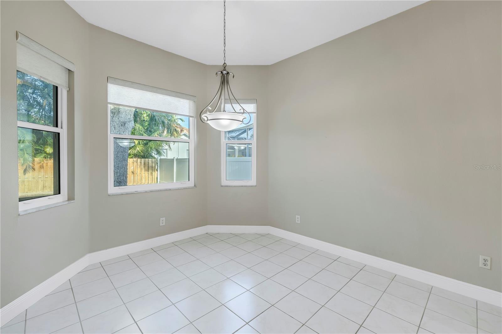 Image 12 of 46 For 4832 Queen Palm Terrace Ne